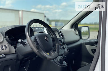 Вантажопасажирський фургон Renault Trafic 2014 в 