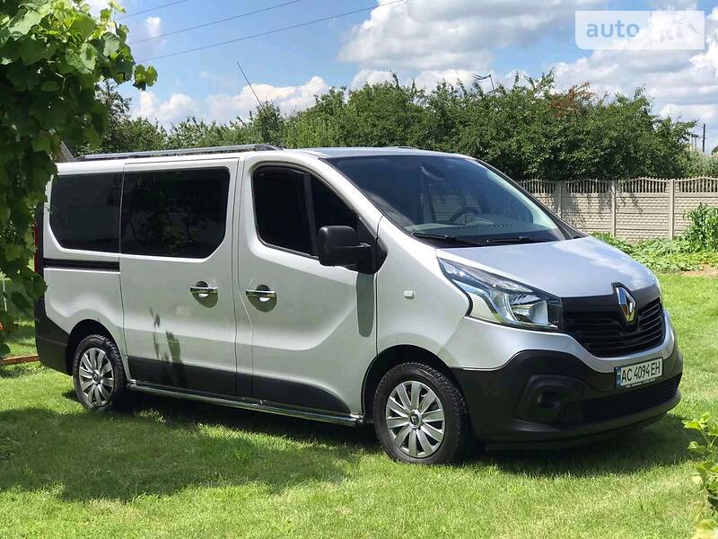 Вантажопасажирський фургон Renault Trafic 2015 в Луцьку