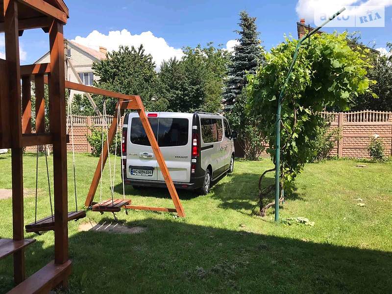 Вантажопасажирський фургон Renault Trafic 2015 в Луцьку