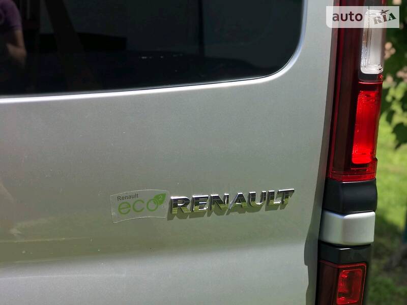 Вантажопасажирський фургон Renault Trafic 2015 в Луцьку