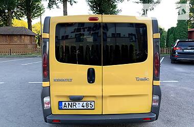 Грузопассажирский фургон Renault Trafic 2003 в Тернополе