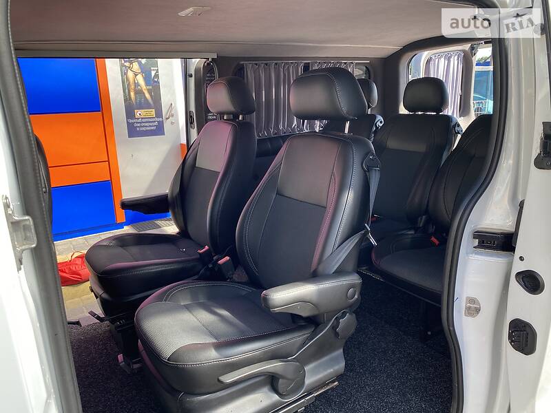 Вантажопасажирський фургон Renault Trafic 2016 в Полтаві