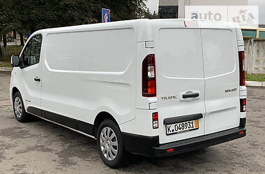 Грузопассажирский фургон Renault Trafic 2017 в Ровно