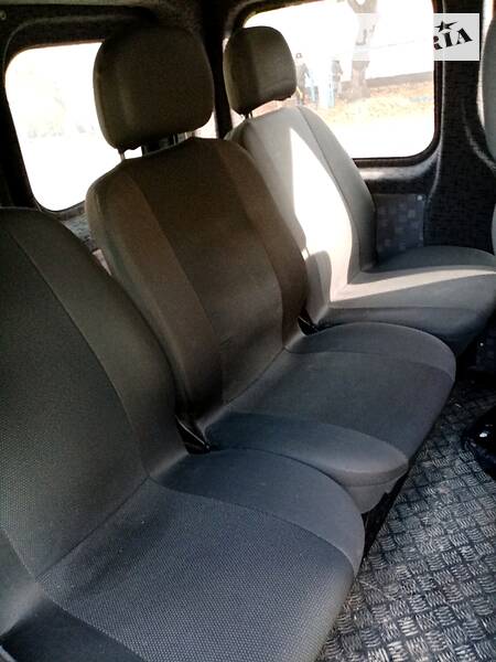 Мінівен Renault Trafic 2002 в Вараші