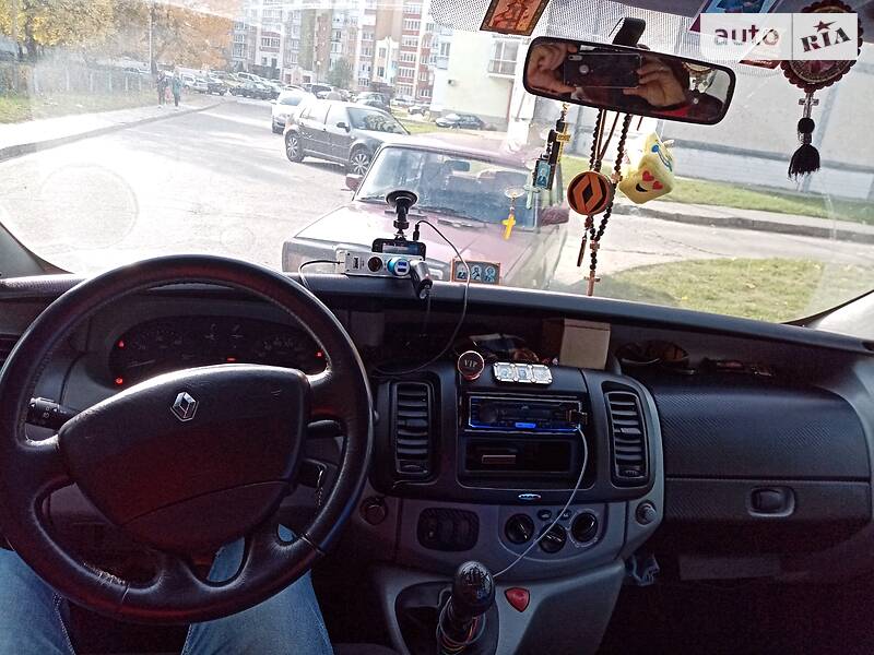 Мінівен Renault Trafic 2002 в Вараші