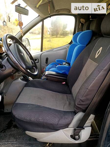 Мінівен Renault Trafic 2002 в Вараші