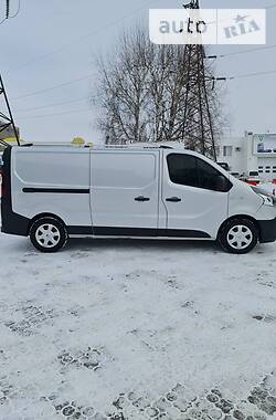 Грузопассажирский фургон Renault Trafic 2015 в Черновцах
