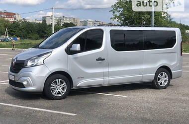 Минивэн Renault Trafic 2016 в 