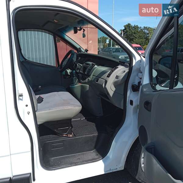 Минивэн Renault Trafic 2006 в Виноградове