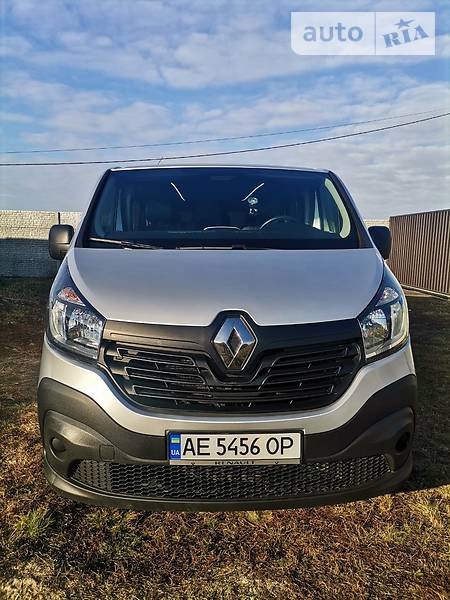 Мінівен Renault Trafic 2016 в Дніпрі