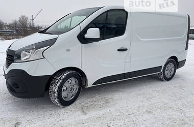 Грузопассажирский фургон Renault Trafic 2014 в Ровно