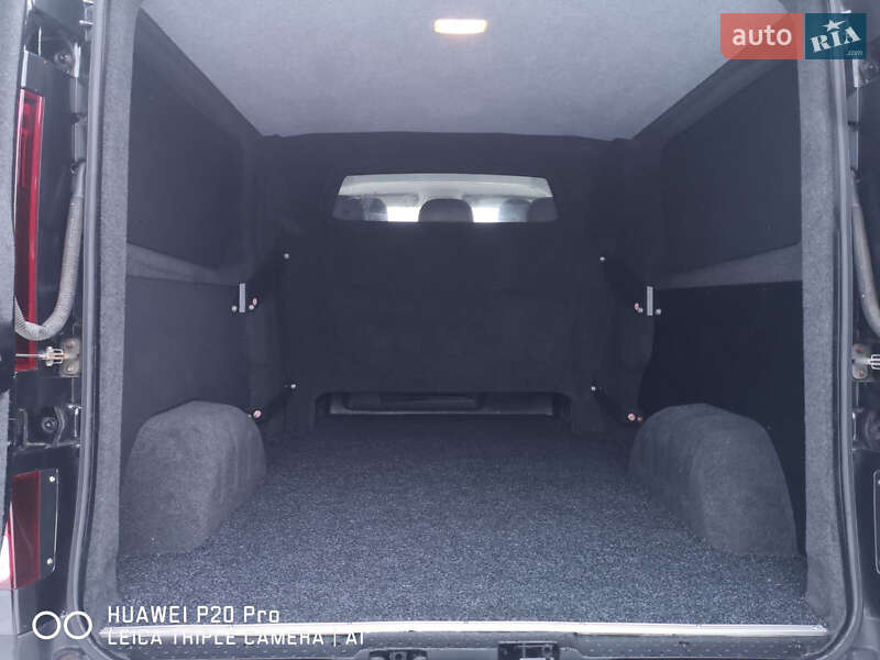 Мінівен Renault Trafic 2015 в Рівному