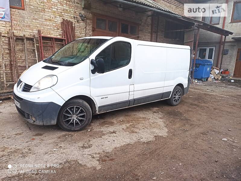 Вантажопасажирський фургон Renault Trafic 2008 в Коломиї