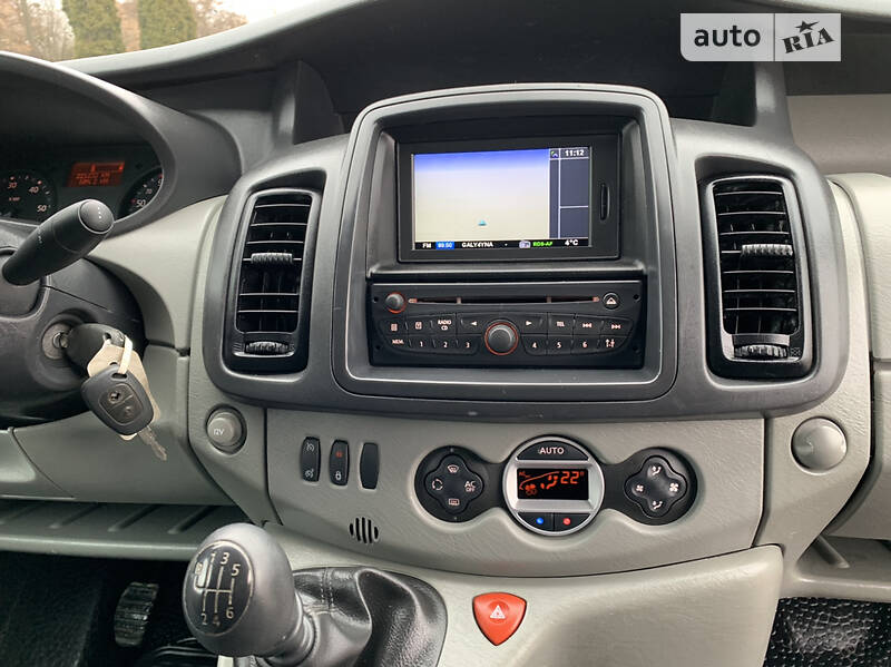 Вантажний фургон Renault Trafic 2013 в Рівному