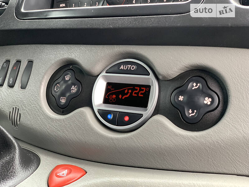 Вантажний фургон Renault Trafic 2013 в Рівному