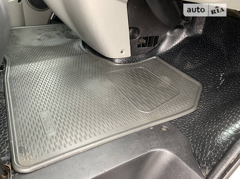 Вантажний фургон Renault Trafic 2013 в Рівному