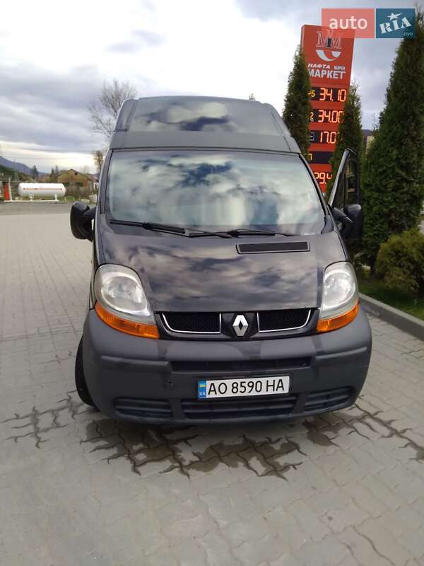 Минивэн Renault Trafic 2006 в Межгорье