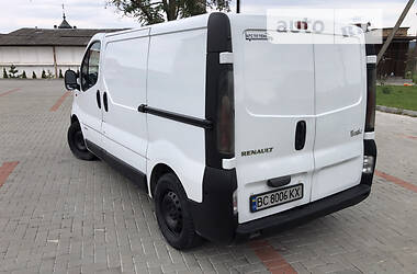 Вантажний фургон Renault Trafic 2003 в Золочеві