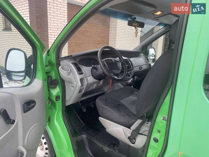 Минивэн Renault Trafic 2005 в Камне-Каширском