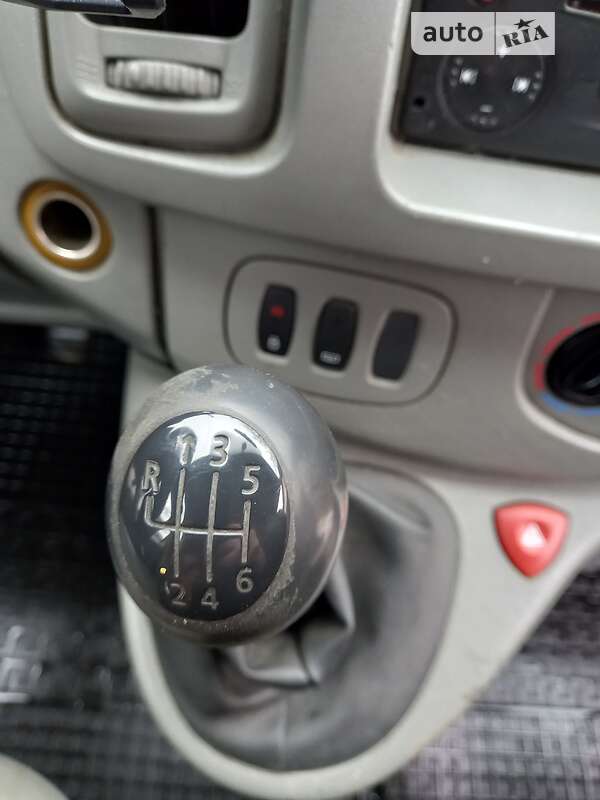 Мінівен Renault Trafic 2008 в Полонному