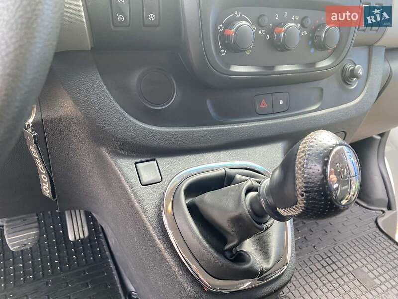 Минивэн Renault Trafic 2016 в Арцизе