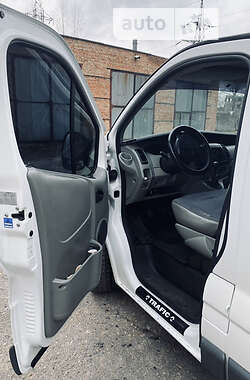 Грузовой фургон Renault Trafic 2005 в Сумах