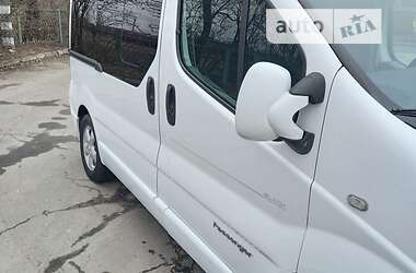 Минивэн Renault Trafic 2011 в 