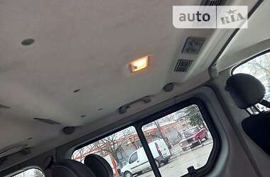 Минивэн Renault Trafic 2011 в 