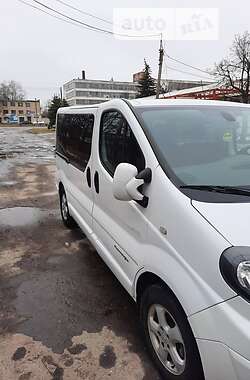 Минивэн Renault Trafic 2011 в 