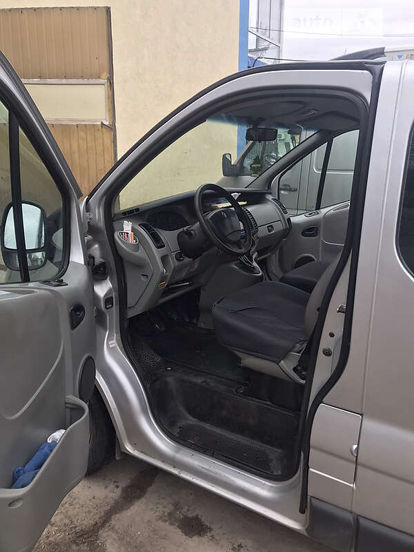 Минивэн Renault Trafic 2004 в Белогорье