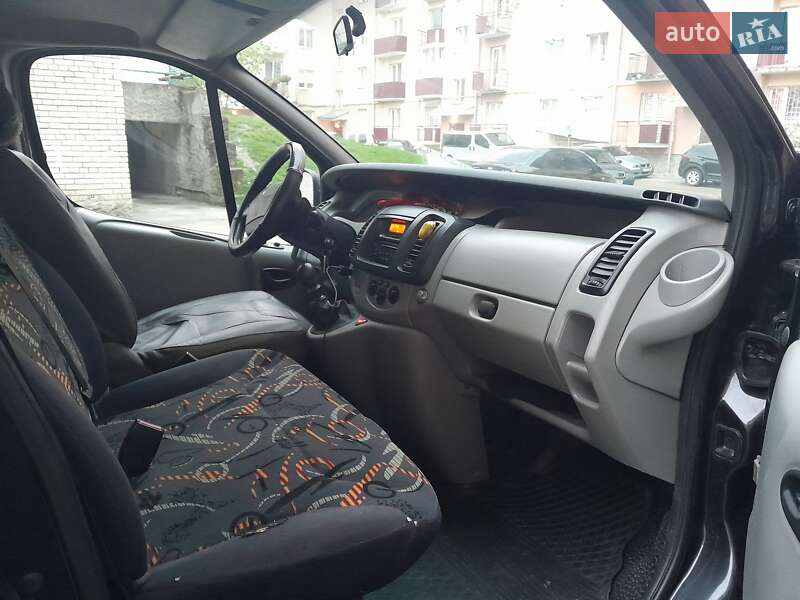 Мінівен Renault Trafic 2006 в Самборі