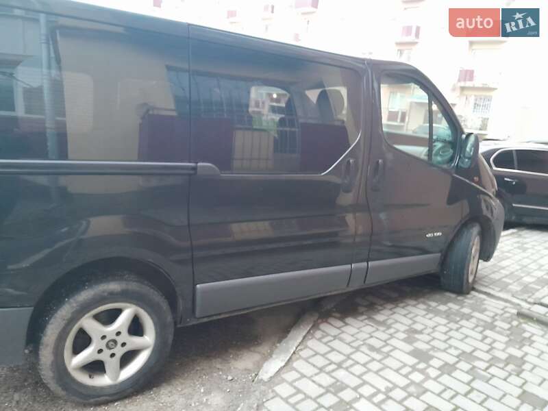 Мінівен Renault Trafic 2006 в Самборі