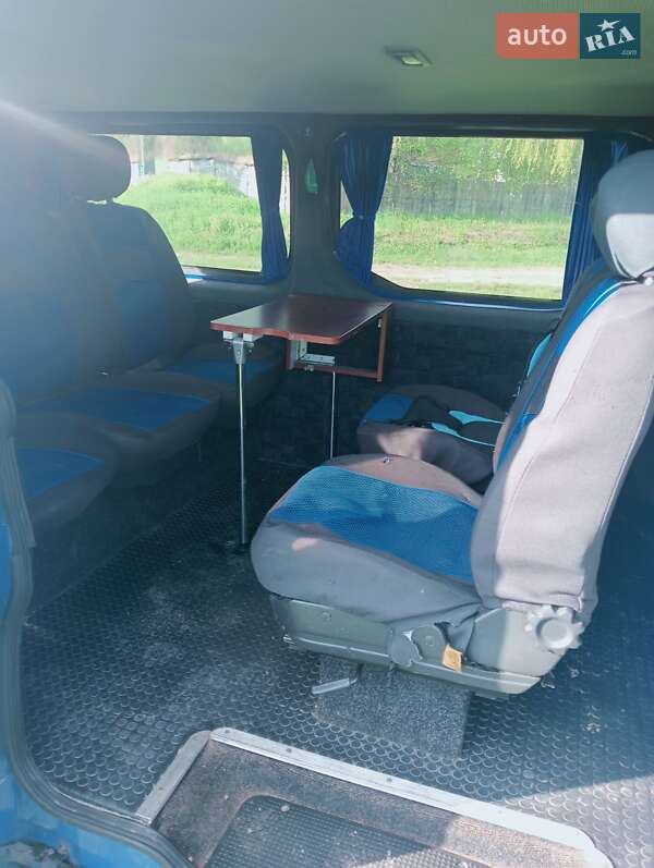 Мінівен Renault Trafic 2005 в Старому Самборі