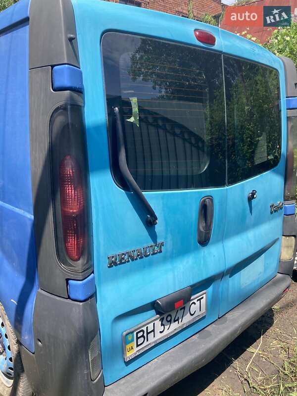 Микроавтобус Renault Trafic 2004 в Черноморске