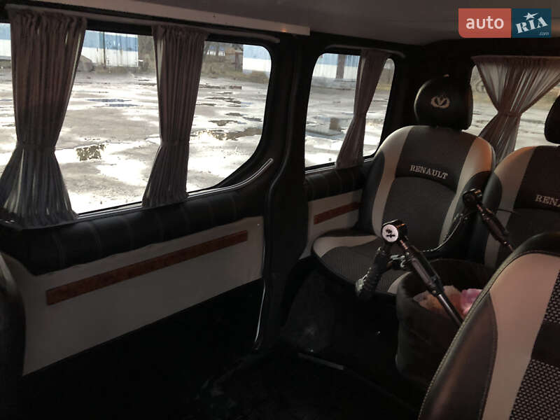 Мінівен Renault Trafic 2004 в Радивиліві