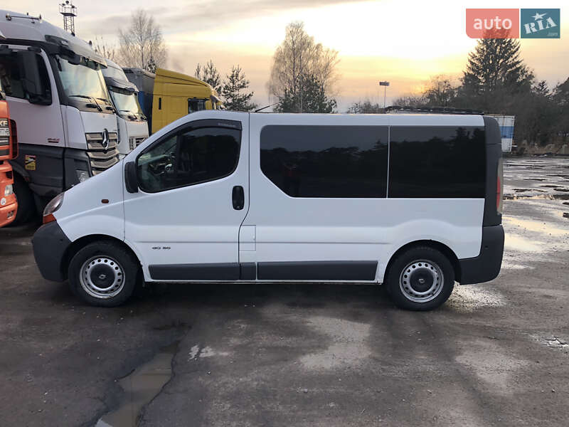 Мінівен Renault Trafic 2004 в Радивиліві