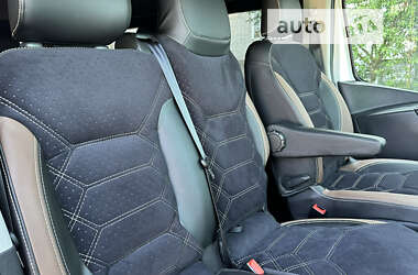 Минивэн Renault Trafic 2021 в 