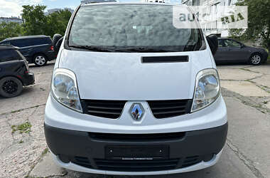 Минивэн Renault Trafic 2013 в 