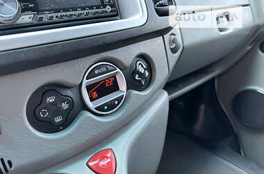 Минивэн Renault Trafic 2013 в 