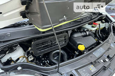Минивэн Renault Trafic 2013 в 