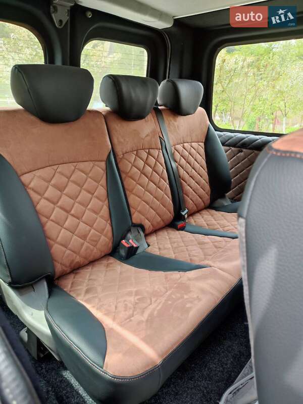 Мінівен Renault Trafic 2002 в Тернополі