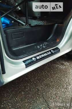 Минивэн Renault Trafic 2010 в 