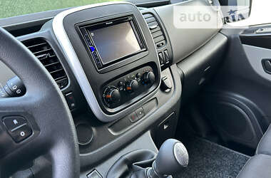 Минивэн Renault Trafic 2015 в 