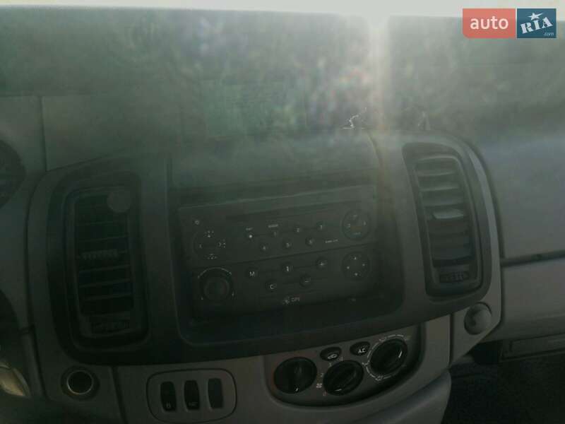 Минивэн Renault Trafic 2003 в Ровно