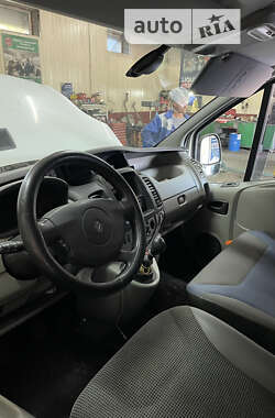 Грузовой фургон Renault Trafic 2012 в 