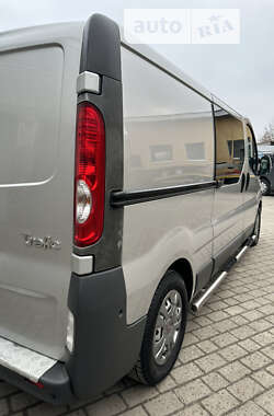 Вантажопасажирський фургон Renault Trafic 2012 в Бродах