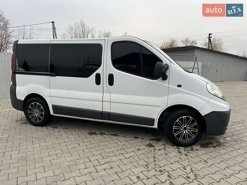 Минивэн Renault Trafic 2006 в Новоселице фото 2 Минивэн Renault Trafic 2006 в Новоселице