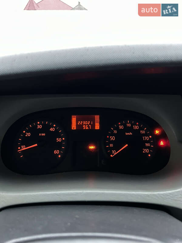 Минивэн Renault Trafic 2006 в Новоселице фото 12 Минивэн Renault Trafic 2006 в Новоселице