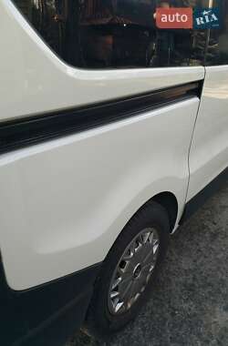 Минивэн Renault Trafic 2017 в 