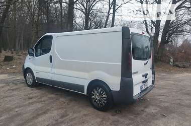 Грузовой фургон Renault Trafic 2006 в Костополе